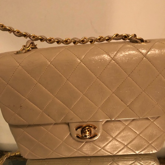 chanel clasp bag